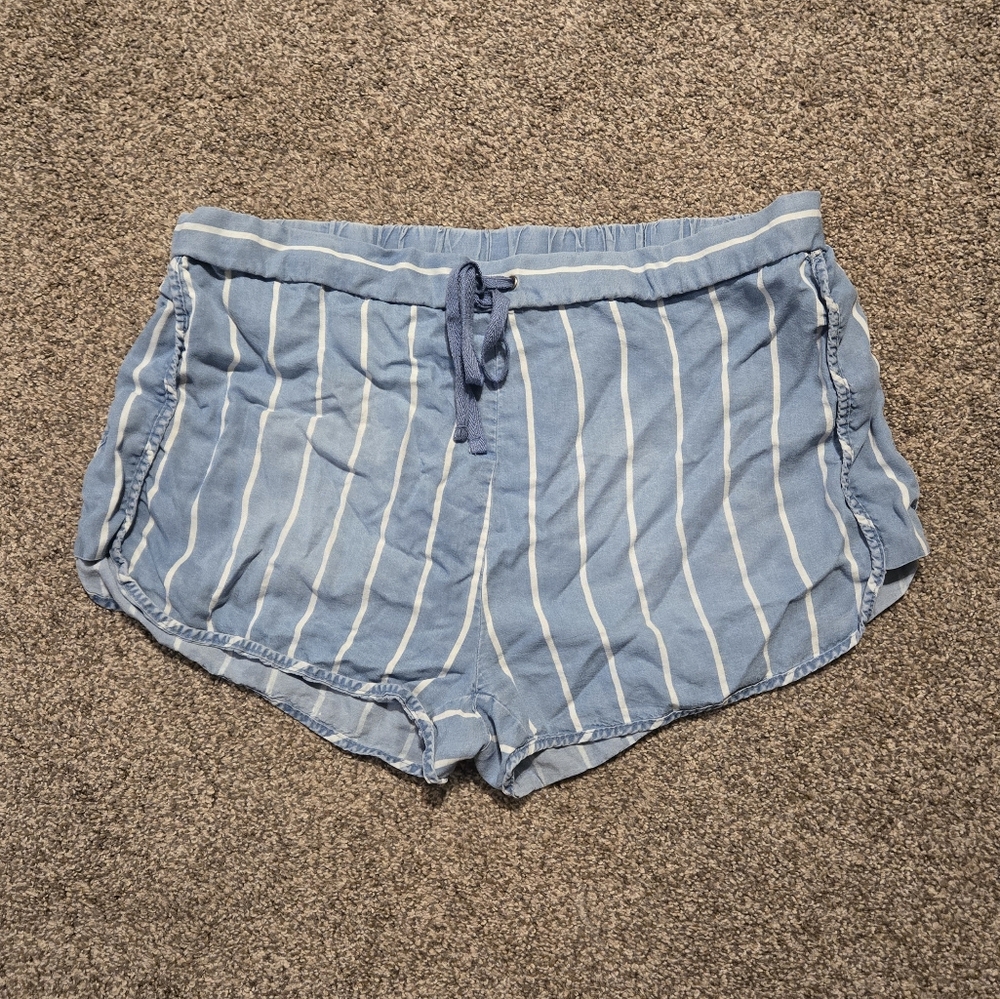 Blue chambray & white striped shorts w/ elastic waist size XL in great condition